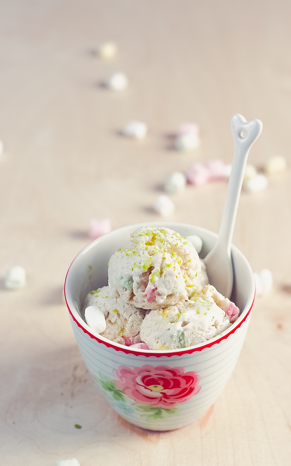 Schmand-Joghurt-Eiscreme mit Marshmallows mit und ohne Thermomix®