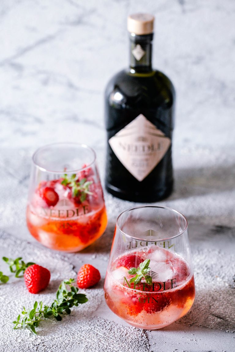 Erdbeer Gin Tonic – Needle Blackforest Gin