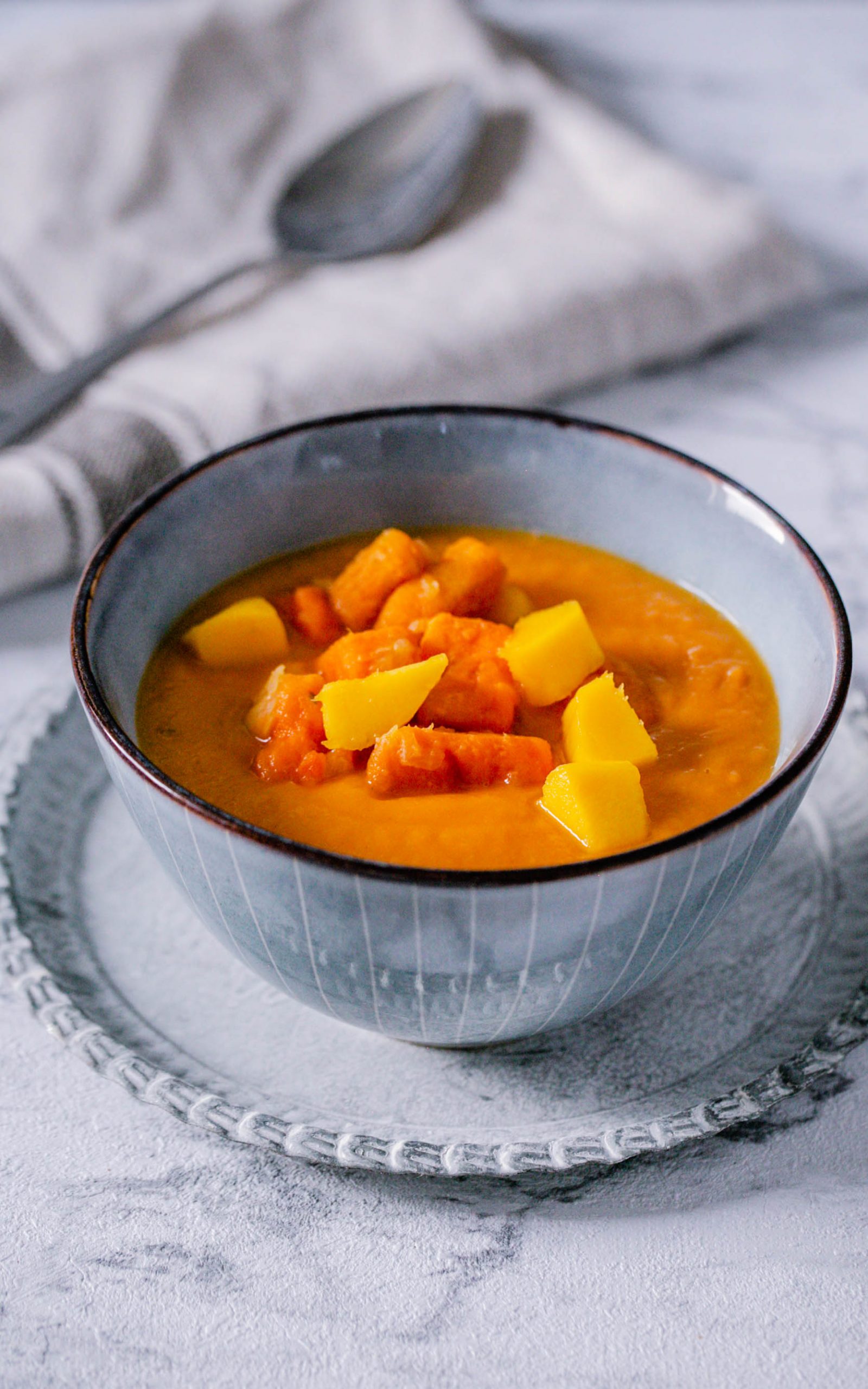 Cremige Süßkartoffelsuppe mit Mango mit und ohne Thermomix®
