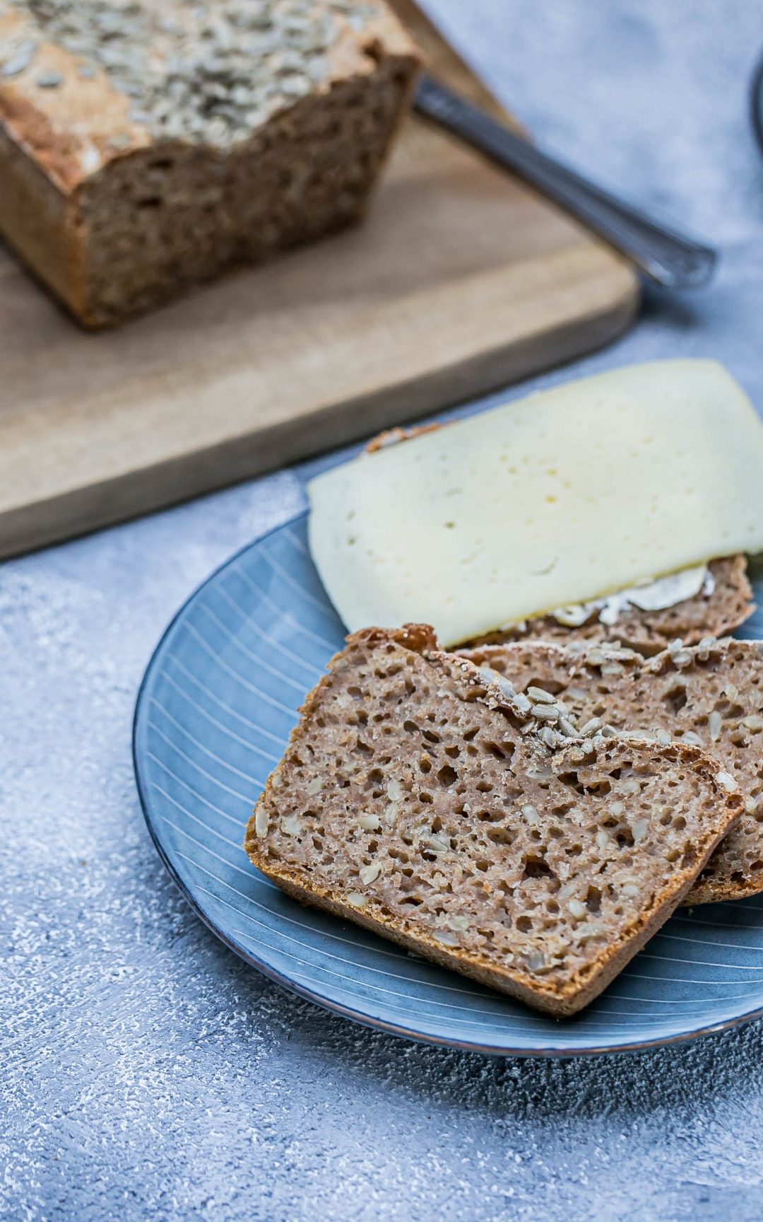 Dinkel-Sonnenblumenkernbrot - sättigendes Brot für den perfekten Morgen