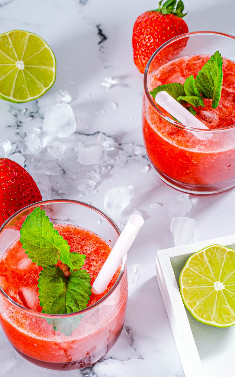 Erdbeer Limes mit Vodka und Cranberrysirup - Herzgedanke