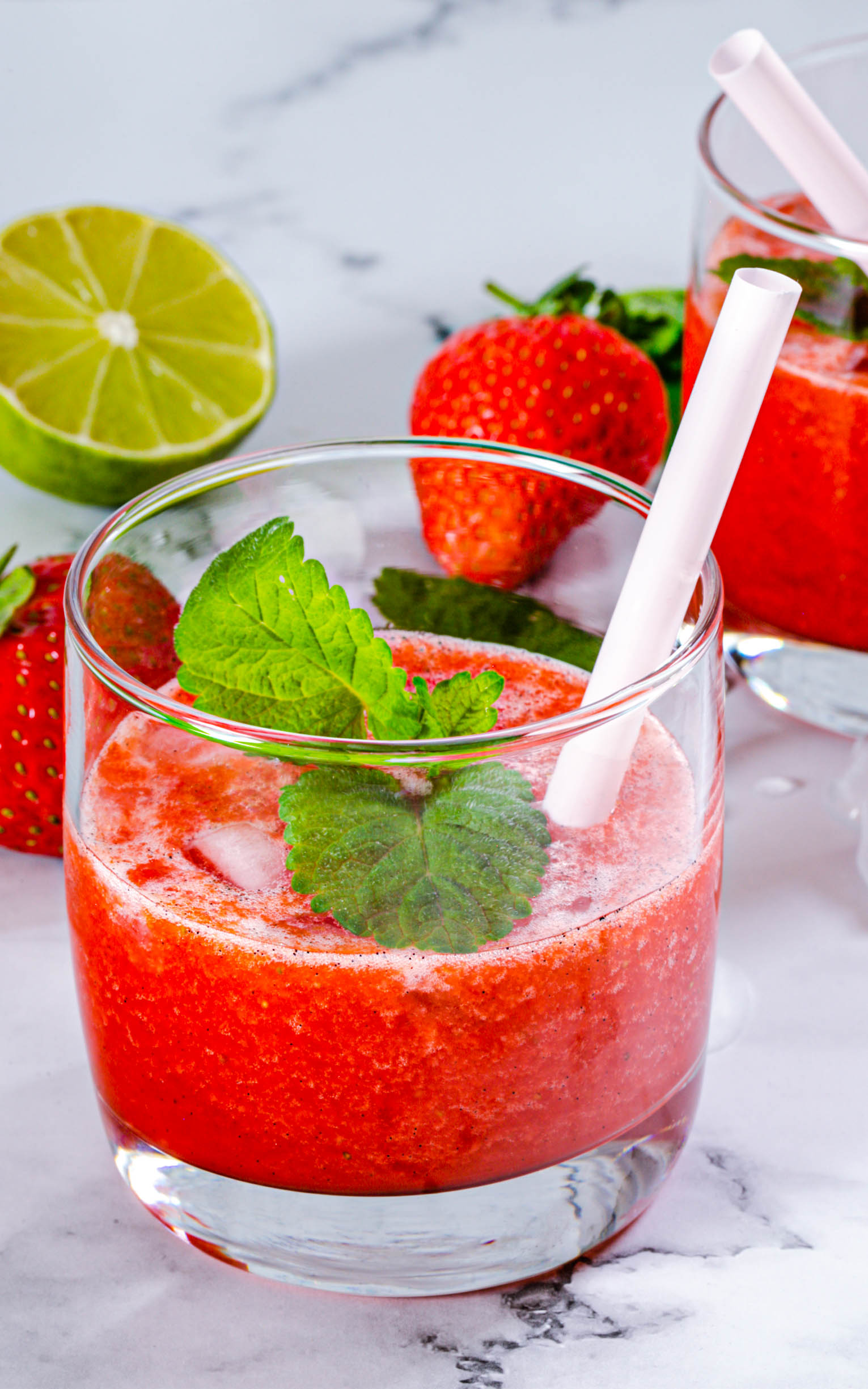 Erdbeer Limes mit Vodka und Cranberrysirup aus dem Thermomix®